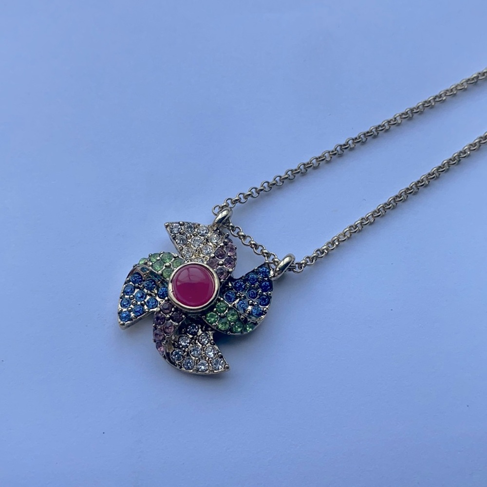 Betsey Johnson pinwheel pendant necklace